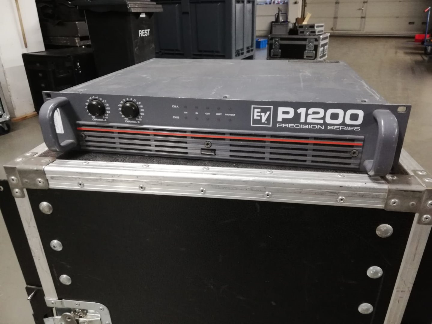 EV Electronic Voice P1200 Amp 280 EUR Gebrauchte